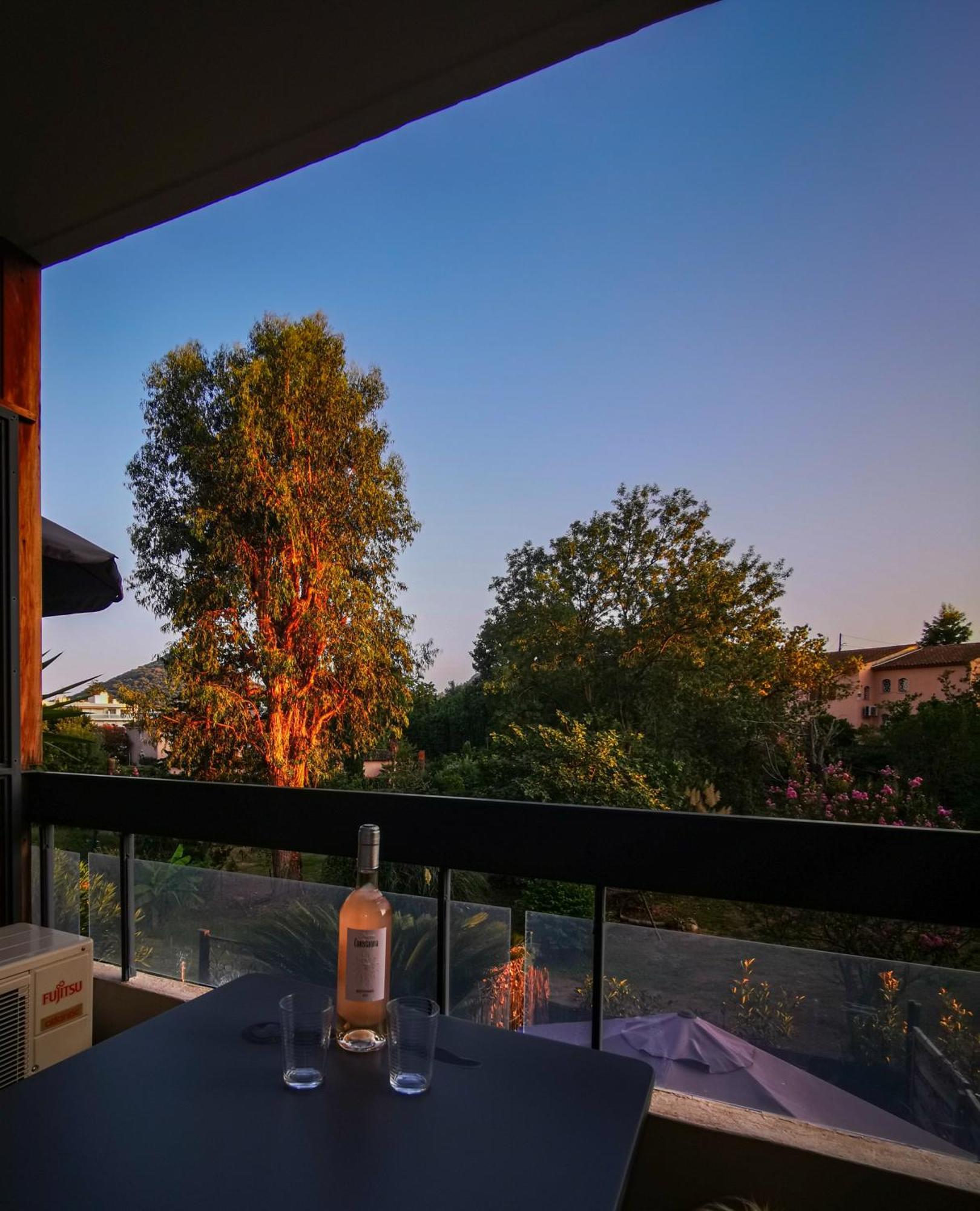 Leman Holidays - Le Palm Apartment